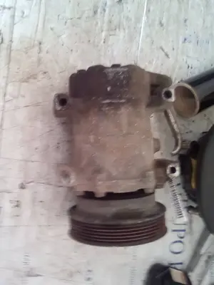 Foto de COMPRESOR AIRE ACONDICIONADO RENAULT CLIO II FASE II (B/CB0) referencia 8200315744 foto 2