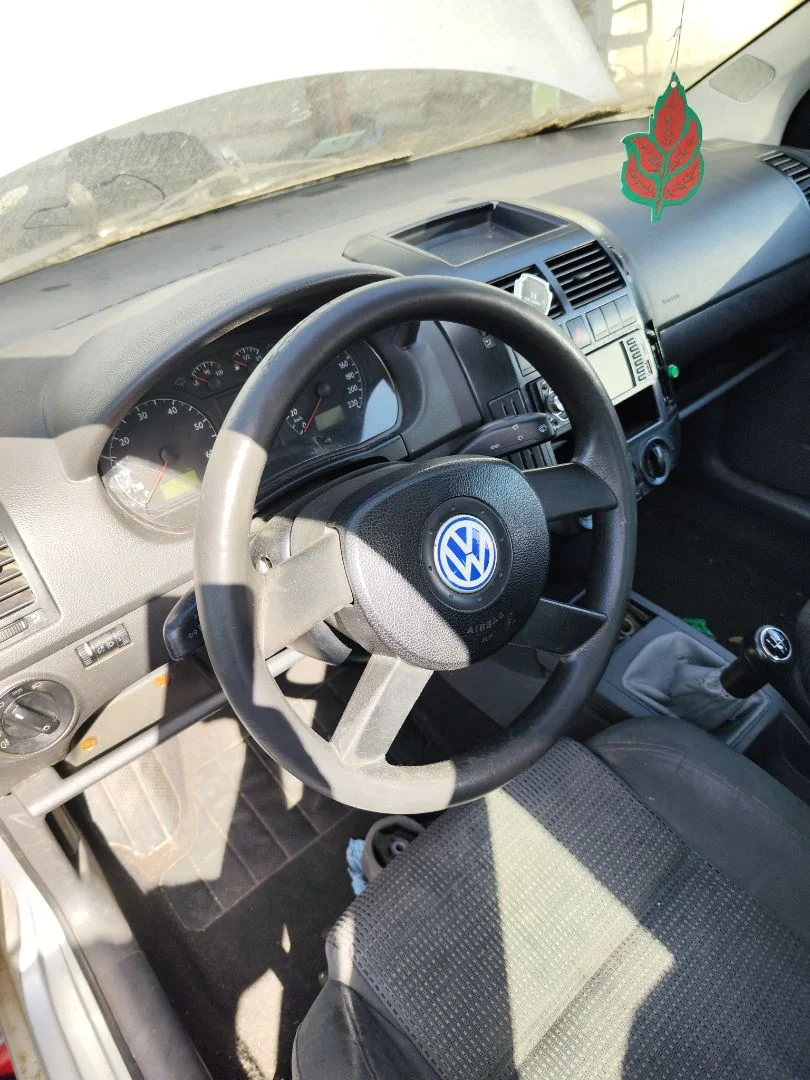 Foto de VOLANTE VOLKSWAGEN POLO IV (9N1) 1.4 16V (75 CV / 55 KW) referencia 6Q0419091L FKZ