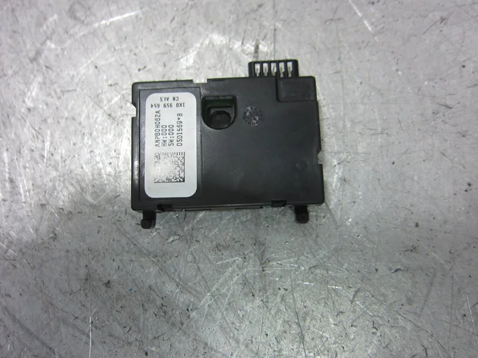 Foto de NO IDENTIFICADO VOLKSWAGEN TOURAN (1T2) 1.9 TDI (105 CV / 77 KW) referencia 1K0959654