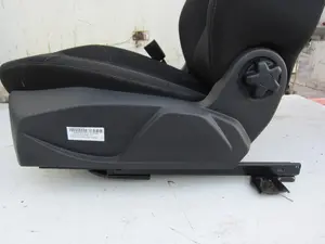 Foto de JUEGO ASIENTOS COMPLETO FORD FOCUS SPORTBREAK (CB8) 1.6 TDCi CAT (95 CV / 70 KW) foto 3