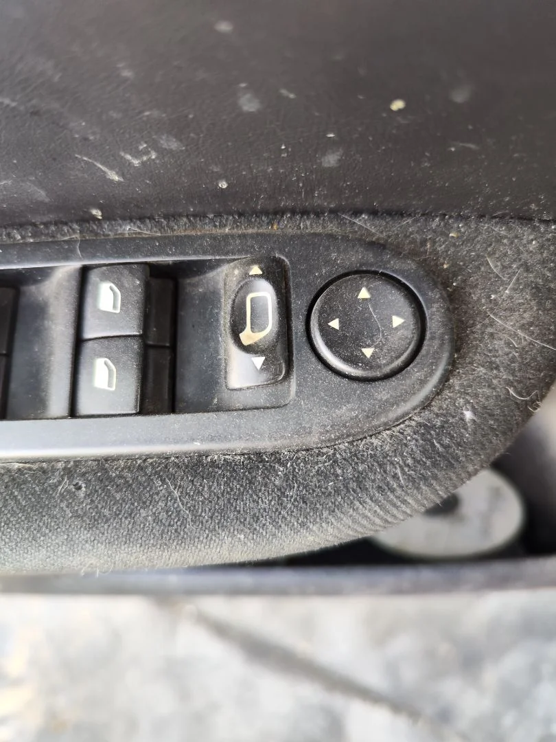 Foto de MANDO RETROVISOR PEUGEOT 307 (S1)(04.2001) 1.6 16V CAT (109 CV / 80 KW)