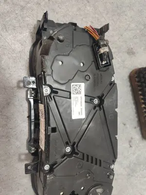 Foto de CUADRO INSTRUMENTOS VOLKSWAGEN POLO VI (AW1)(08.2017) 1.0 (65 CV / 48 KW) referencia A2C11336300 foto 4