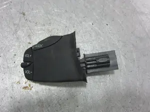 Foto de MANDO MULTIFUNCION FORD FOCUS BERLINA (CAK) 1.8 TDCi CAT (101 CV / 74 KW) referencia 98AB14K147AC foto 1