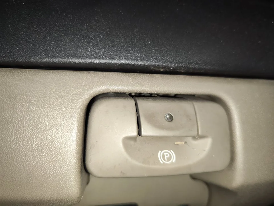 Foto de FRENO DE MANO ELECTRICO RENAULT SCENIC II (JM) 1.9 dCi Diesel (120 CV / 88 KW) referencia 8200243681B