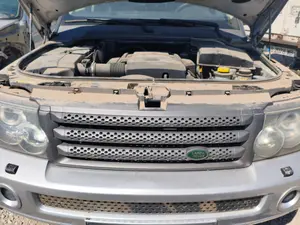 Foto de REJILLA DELANTERA LAND ROVER RANGE ROVER SPORT 4.4 V8 CAT (299 CV / 220 KW)