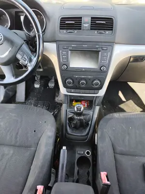Foto de CONSOLA CENTRAL SKODA YETI (5L)(2009) 2.0 TDI (110 CV / 81 KW) referencia 1Z1863241 foto 2