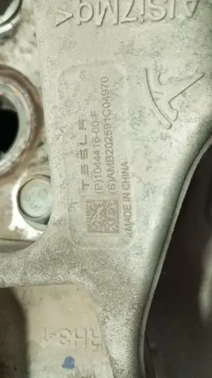 Foto de MANGUETA TRASERA DERECHA TESLA MODEL 3 eléctrico 258 kW (cont. 153 kW) (350 CV / 258 KW) referencia 1044416-00-F foto 2