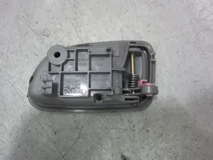 Foto de MANETA INTERIOR DELANTERA IZQUIERDA KIA PICANTO (SA) referencia 8261007000 foto 2