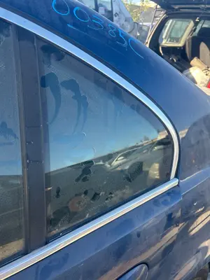 Foto de LUNA CUSTODIA TRASERA IZQUIERDA BMW SERIE 5 TOURING (E39) 2.0 24V (150 CV / 110 KW)
