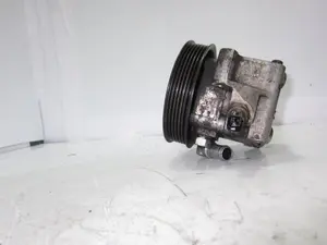 Foto de BOMBA DIRECCION FORD FOCUS BERLINA (CAP) referencia 4M503A733AR foto 4