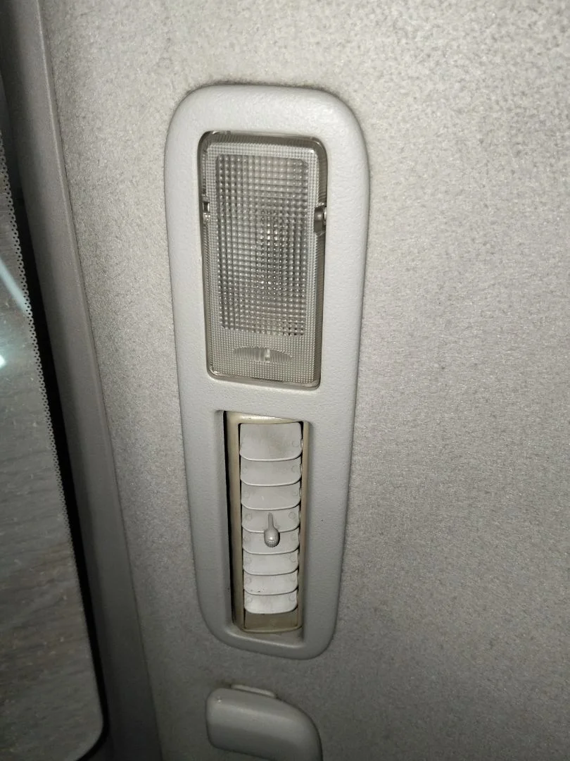 Foto de REJILLA AIREADORA MITSUBISHI GRANDIS (NA0W)