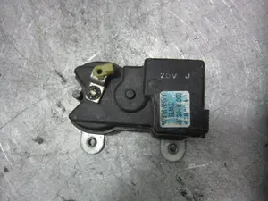 Foto de MOTOR CIERRE CENTRALIZADO DELANTERO IZQUIERDO HYUNDAI H-1 () 2.5 Turbodiesel (99 CV / 73 KW) referencia 957304A000