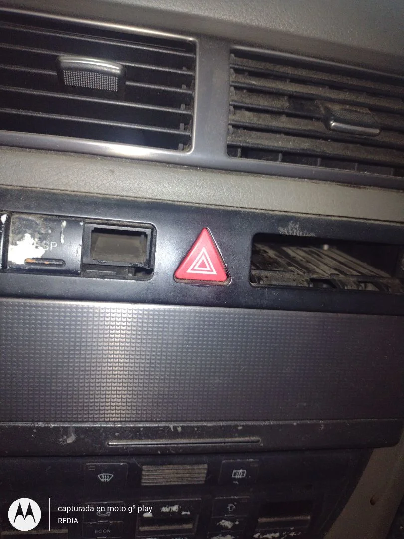 Foto de WARNING AUDI A6 BERLINA (4B2) 1.9 TDI (131 CV / 96 KW)