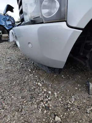 Foto de PARAGOLPES DELANTERO LAND ROVER RANGE ROVER (LM) 4.4 V8 CAT (306 CV / 225 KW) foto 3