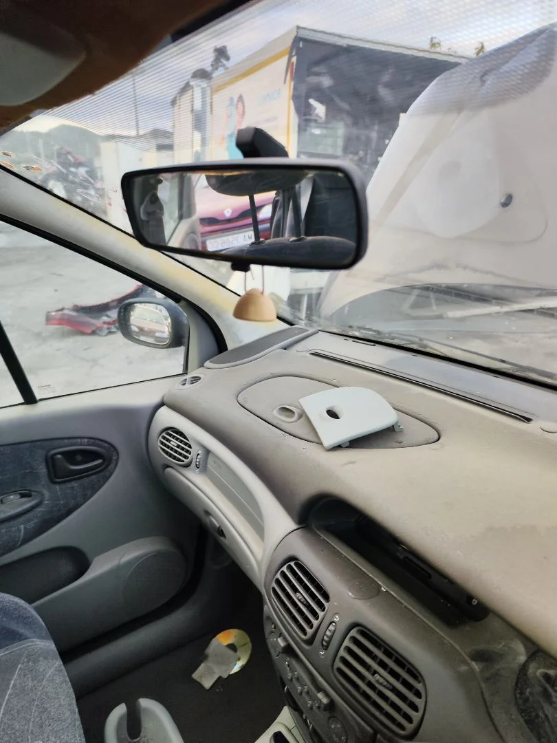 Foto de RETROVISOR INTERIOR RENAULT SCENIC I (JA...) 1.4 CAT (95 CV / 70 KW)