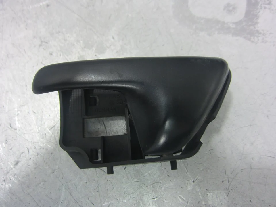 Foto de MANETA INTERIOR DELANTERA IZQUIERDA VOLKSWAGEN POLO III (6N1) 1.0 (52 CV / 38 KW) referencia 6N0837141