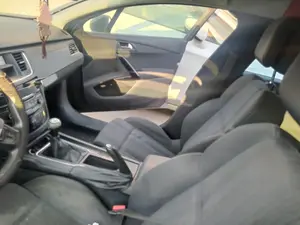Foto de PALANCA CAMBIO PEUGEOT 508 SW 1.6 HDi FAP (112 CV / 82 KW)