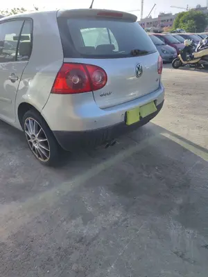 Foto de PARAGOLPES TRASERO VOLKSWAGEN GOLF V (1K1)(10.2003) 1.4 16V TSI (170 CV / 125 KW)
