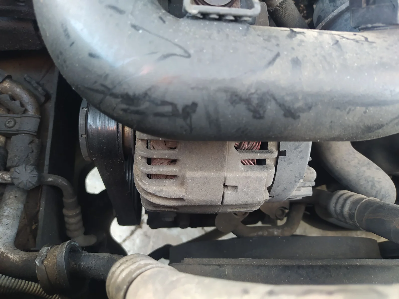 Foto de ALTERNADOR VOLKSWAGEN GOLF PLUS V (5M1) 1.9 TDI (105 CV / 77 KW)
