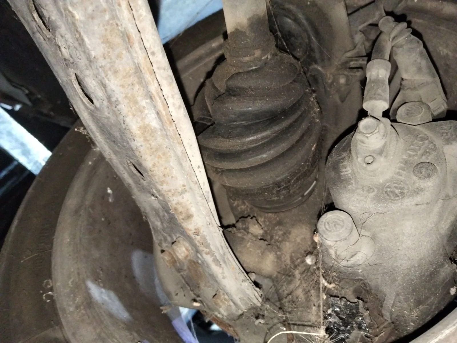 Foto de MANGUETA DELANTERA IZQUIERDA VOLKSWAGEN POLO IV (9N1)