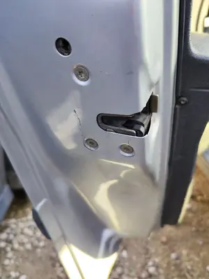 Foto de CERRADURA PUERTA DELANTERA IZQUIERDA CITROEN C3 1.4  (73 CV / 54 KW)