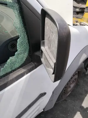 Foto de RETROVISOR DERECHO FORD TRANSIT CONNECT (TC7) 1.8 TDCi CAT (110 CV / 81 KW) referencia 4460947 foto 2