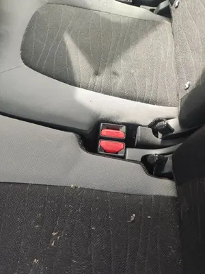 Foto de ENGANCHE CINTURON TRASERO CENTRAL CITROEN C4 PICASSO/SPACETOURER 1.6 HDi FAP (92 CV / 68 KW)