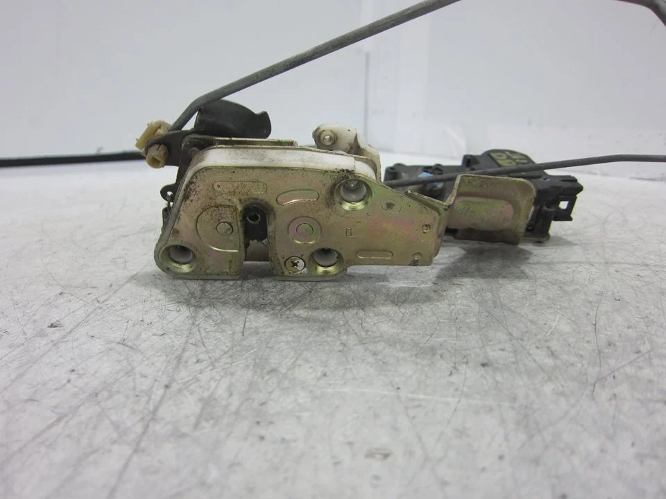 Foto de CERRADURA PUERTA TRASERA DERECHA CHEVROLET MATIZ (2004) 0.8 CAT (52 CV / 38 KW)