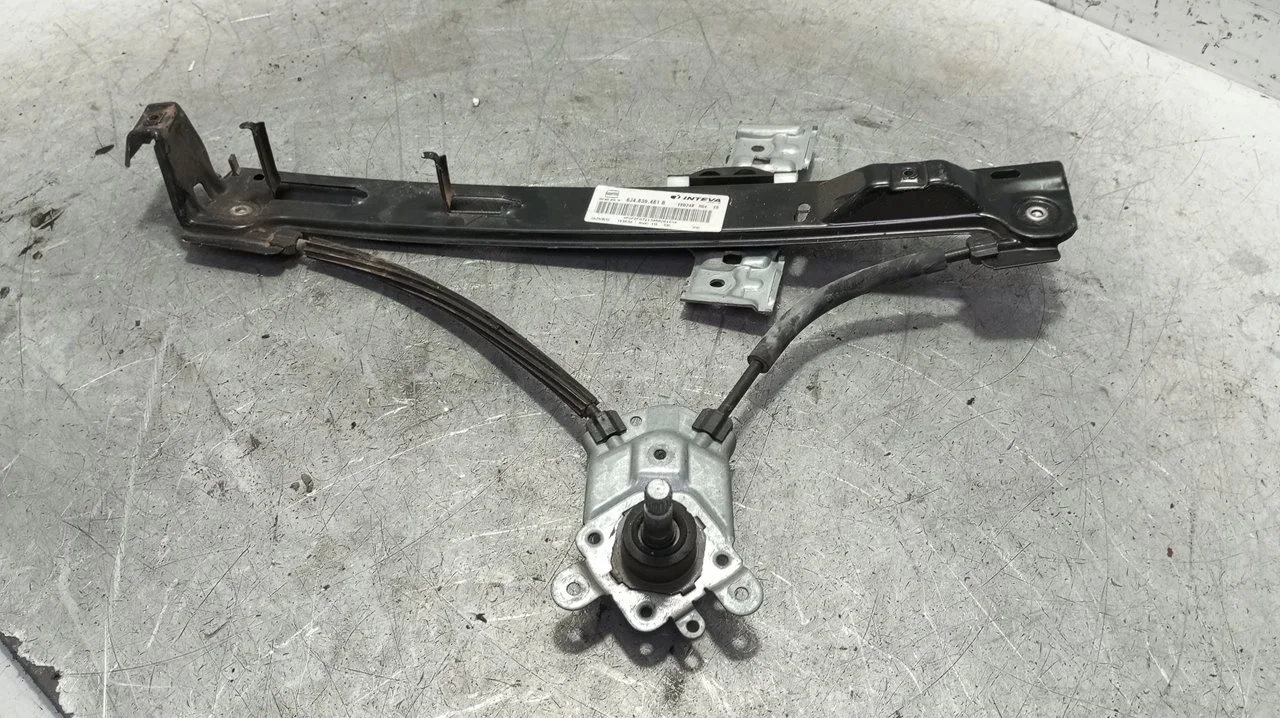 Foto de ELEVALUNAS TRASERO IZQUIERDO SEAT IBIZA SC (6J1) 1.6 TDI (105 CV / 77 KW) referencia 6J4839461B