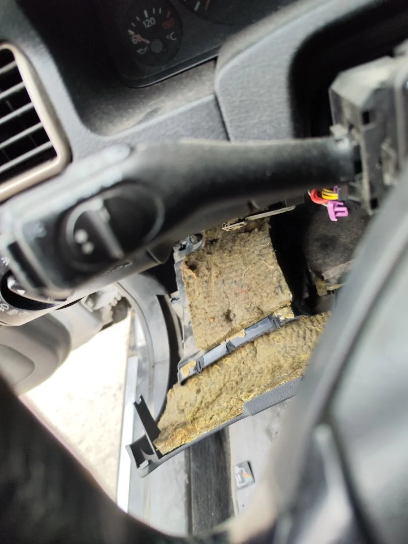 Foto de MANDO INTERMITENTES AUDI A6 BERLINA (4B2) 2.5 V6 24V TDI (150 CV / 110 KW)