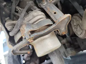 Foto de BOMBA DIRECCION FORD FOCUS BERLINA (CB4) 1.6 TDCi CAT (109 CV / 80 KW) referencia 1743471 foto 5