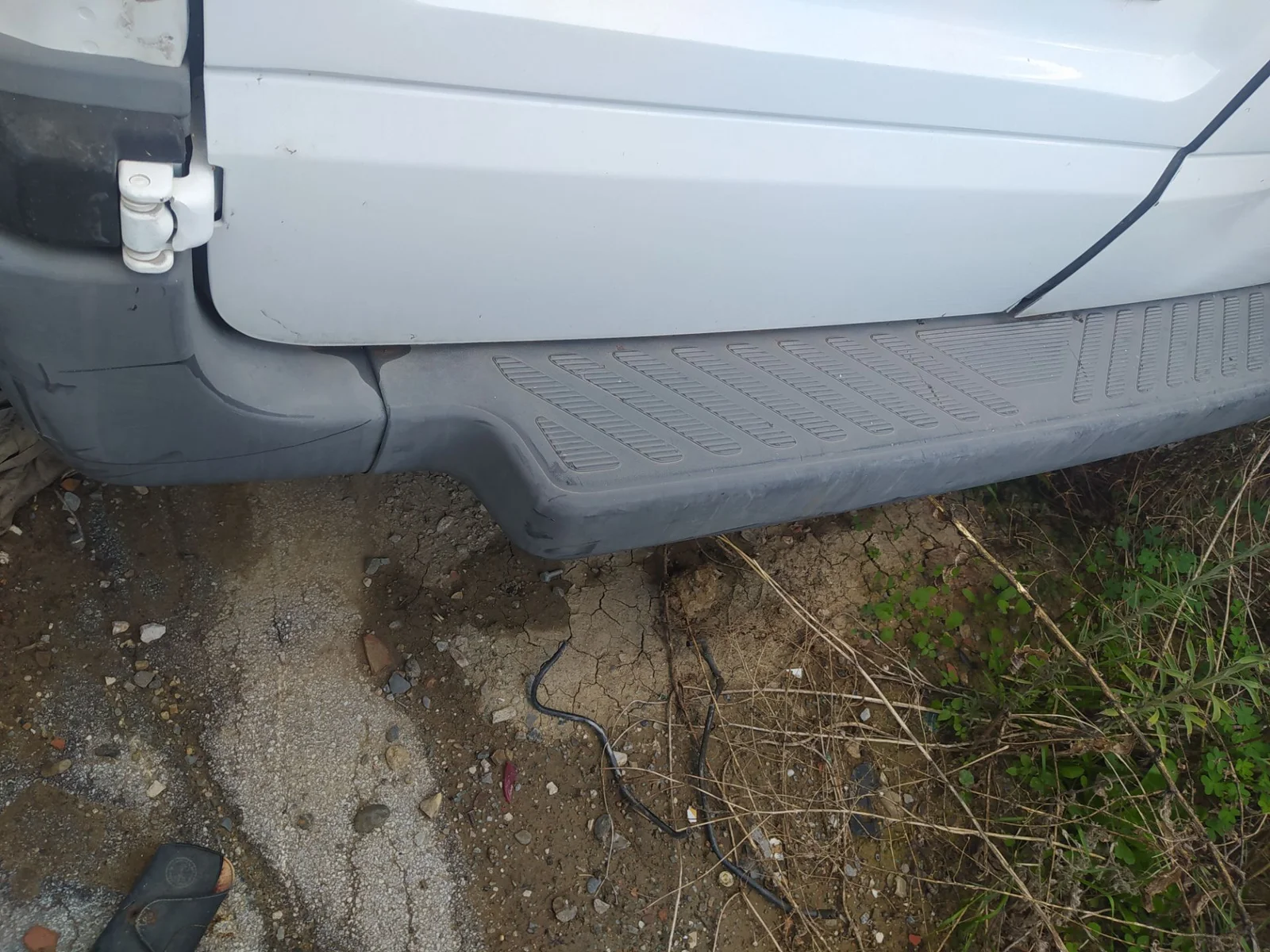 Foto de REFUERZO PARAGOLPES TRASERO FORD TRANSIT COMBI (TT9) 2.2 TDCi CAT (116 CV / 85 KW)