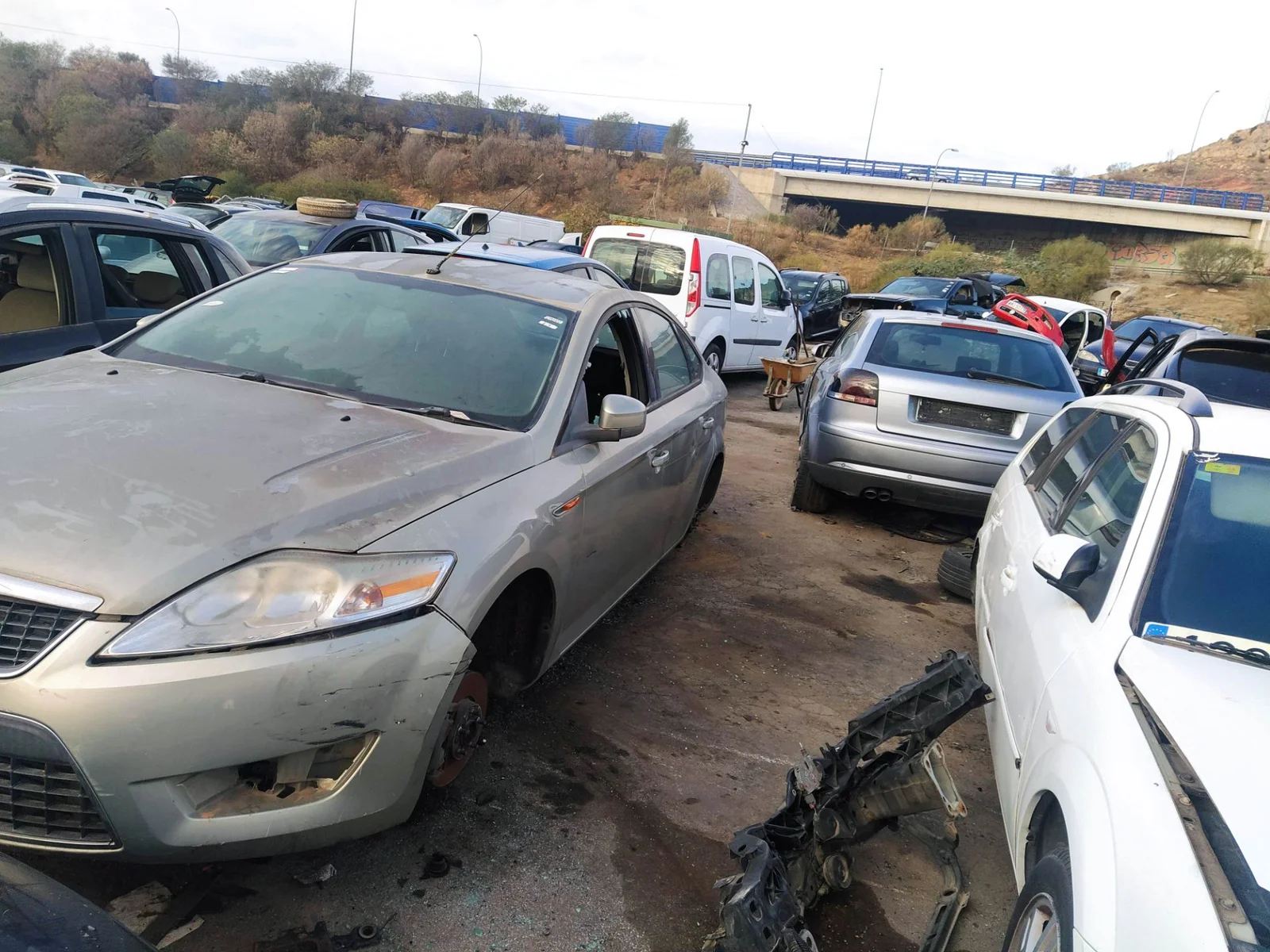 Foto de AMORTIGUADOR DELANTERO IZQUIERDO FORD MONDEO BERLINA (CA2) 1.8 TDCi CAT (125 CV / 92 KW) referencia 1721075