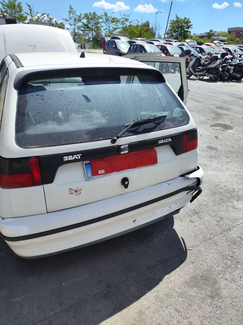 Foto de PORTON TRASERO SEAT IBIZA (6K1) 1.4 (60 CV / 44 KW)