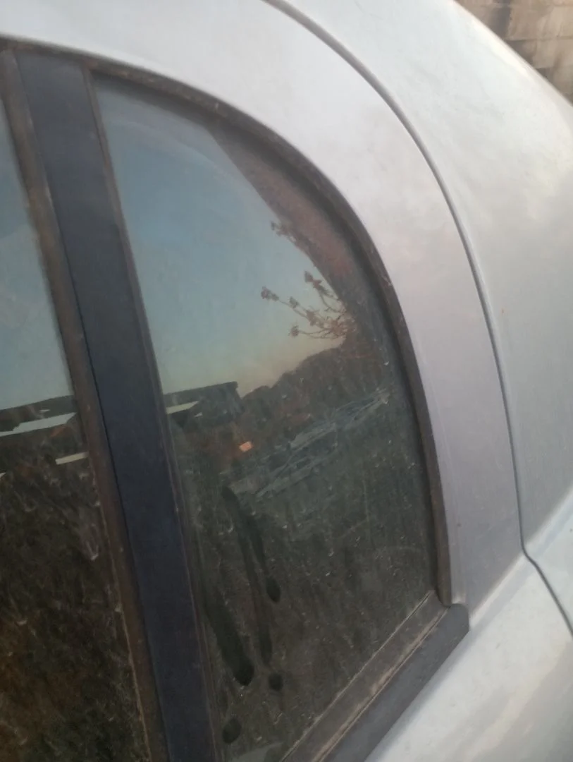 Foto de LUNA CUSTODIA TRASERA IZQUIERDA OPEL ASTRA G BERLINA 1.6 CAT (Z 16 SE / L55) (84 CV / 62 KW)