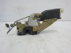 Foto de CERRADURA PUERTA DELANTERA IZQUIERDA OPEL CORSA B 1.0 12V CAT (X 10 XE / LW3) (54 CV / 40 KW) referencia 90493701 foto 1