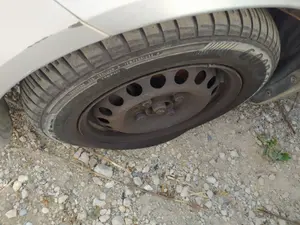 Foto de PASO RUEDA DELANTERO IZQUIERDO MITSUBISHI COLT CZ3 BERL. 5 (Z30A) 1.1 CAT (75 CV / 55 KW) referencia MN186249
