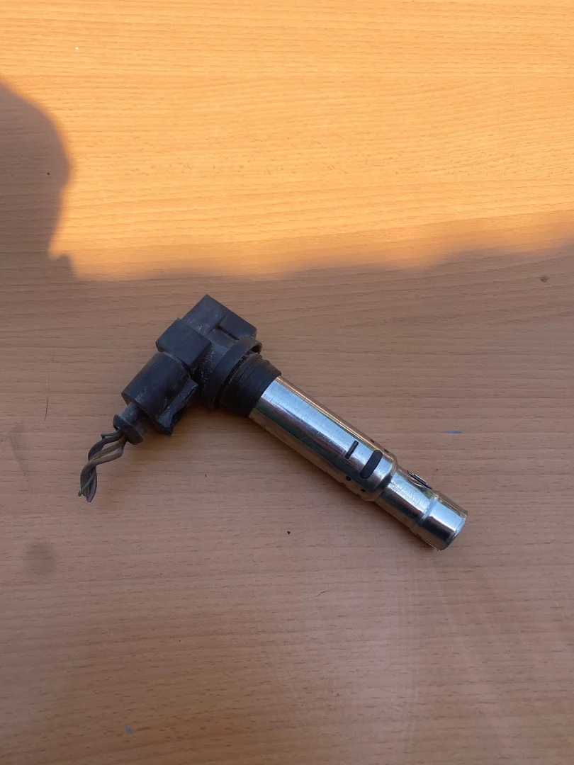 Foto de BOBINA ENCENDIDO SEAT IBIZA (6L1) referencia 0986221023