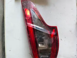 Foto de PILOTO TRASERO DERECHO NISSAN QASHQAI (J11E) 1.2 16V CAT (116 CV / 85 KW) referencia 26550HV00A