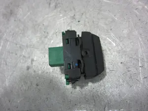 Foto de INTERRUPTOR RENAULT CLIO IV GRANDTOUR 0.9 Energy (90 CV / 66 KW) referencia 251534917R foto 4