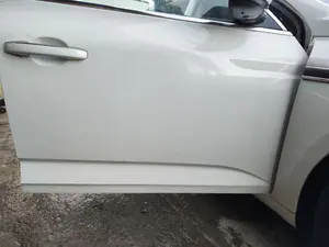 Foto de PUERTA DELANTERA DERECHA RENAULT TALISMAN SPORT TOURER 1.6 dCi Diesel FAP Energy (131 CV / 96 KW) referencia 801002599R foto 2