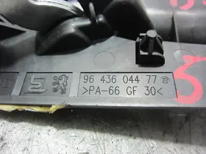 Foto de MANETA INTERIOR DELANTERA DERECHA PEUGEOT 307 BREAK / SW (S1)(04.2002) 2.0 HDi CAT (90 CV / 66 KW) referencia 9643604477 foto 3
