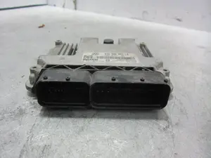 Foto de CENTRALITA MOTOR UCE SKODA OCTAVIA COMBI (1Z5) 1.9 TDI (105 CV / 77 KW) referencia 03G906021LB foto 2