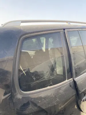 Foto de LUNA CUSTODIA TRASERA DERECHA VOLKSWAGEN TOURAN (1T3) 1.6 TDI DPF (105 CV / 77 KW)