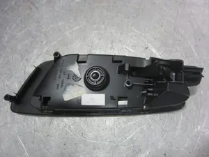 Foto de MANETA INTERIOR DELANTERA DERECHA SEAT LEON (5F1) 1.6 TDI (105 CV / 77 KW) referencia 5F1837114A foto 2