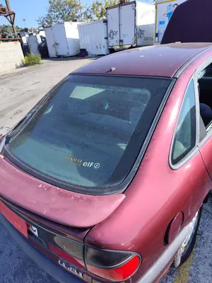 Foto de PORTON TRASERO RENAULT LAGUNA (B56) 2.0 (113 CV / 83 KW) foto 2