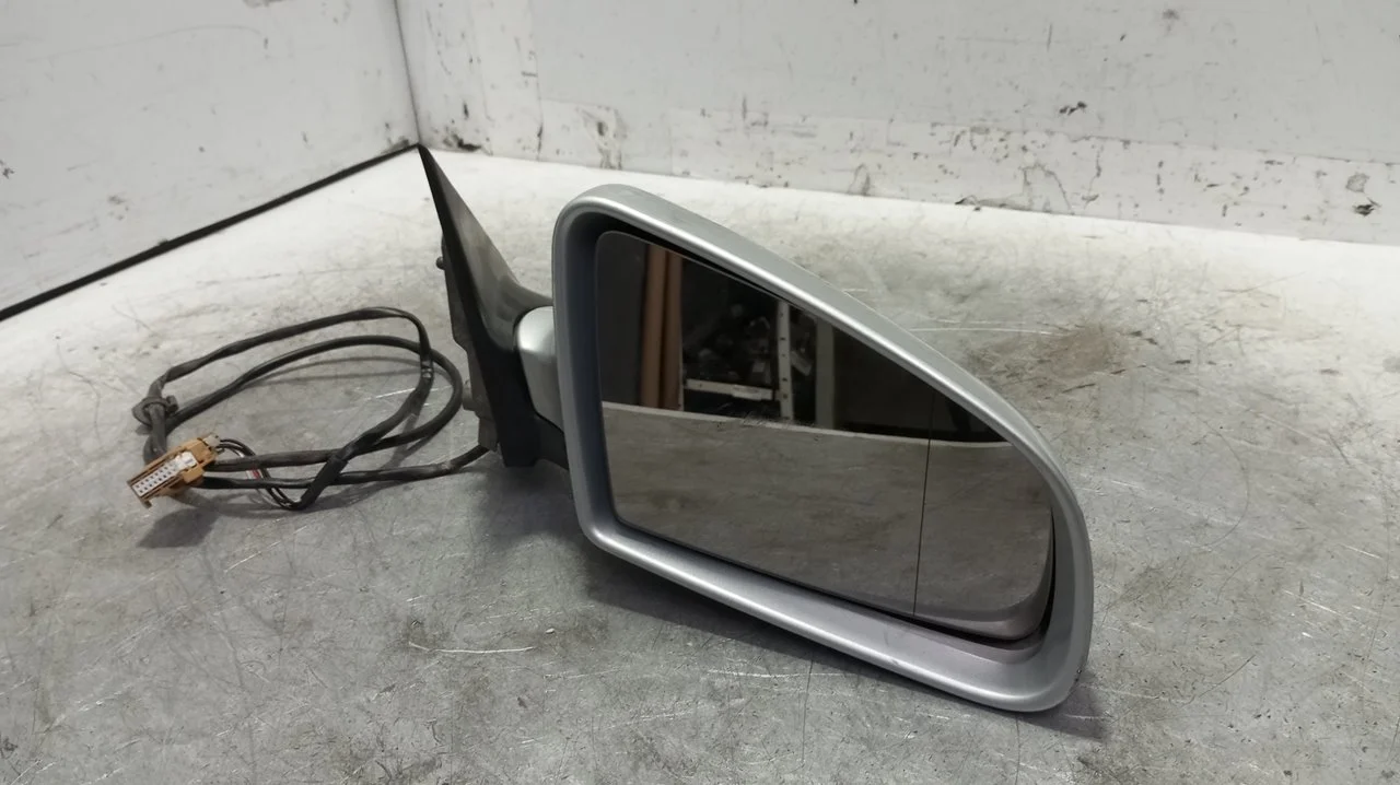 Foto de RETROVISOR DERECHO AUDI A4 AVANT (8E) 1.9 TDI (116 CV / 85 KW) referencia E1010681