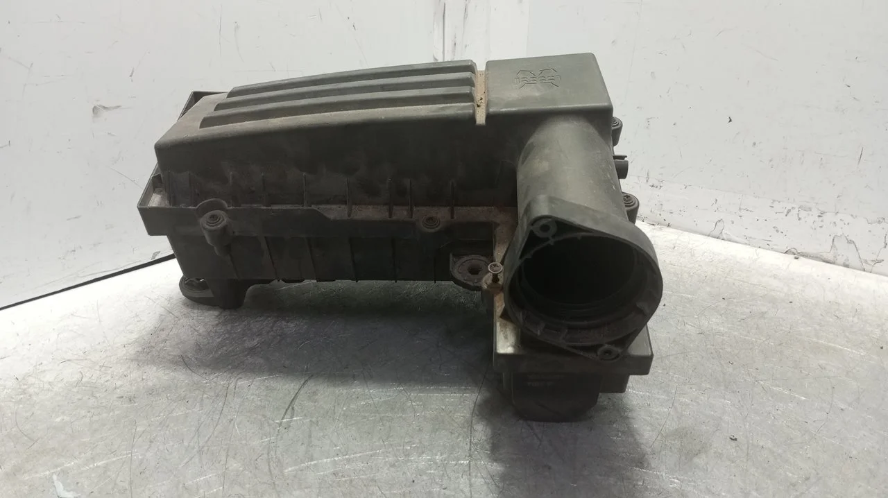 Foto de CAJA FILTRO AIRE VOLKSWAGEN TOURAN (1T2) 1.9 TDI (105 CV / 77 KW) referencia 1K0129620