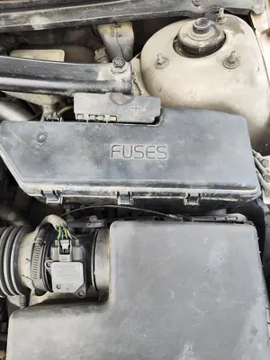 Foto de CAJA RELES / FUSIBLES VOLVO S80 BERLINA 2.4 CAT (140 CV / 103 KW) foto 2