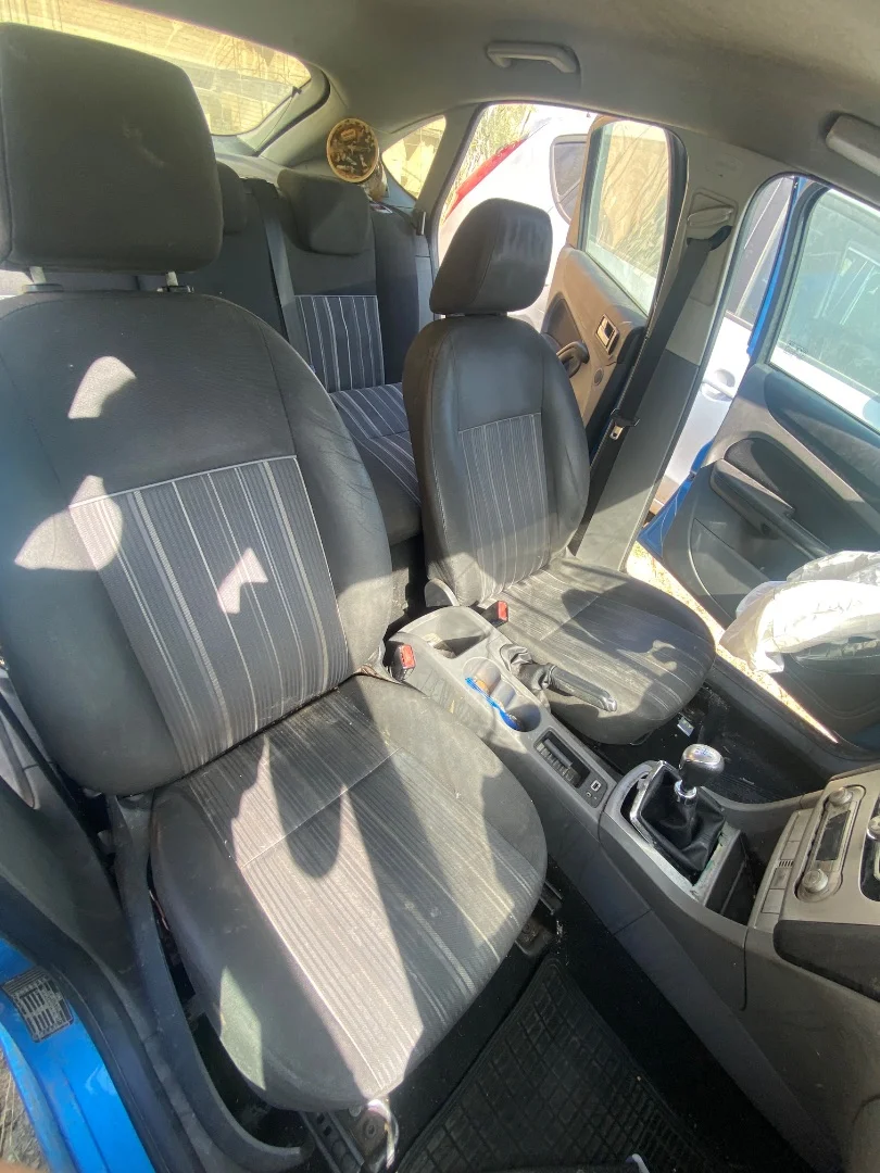 Foto de JUEGO ASIENTOS COMPLETO FORD FOCUS BERLINA (CB4) 1.6 TDCi CAT (109 CV / 80 KW)